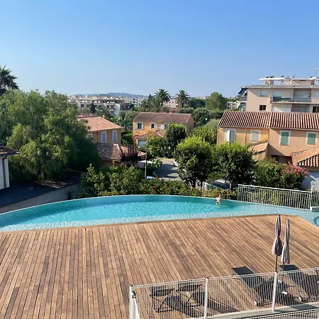 Un Balcon Sur La Mediterranee *