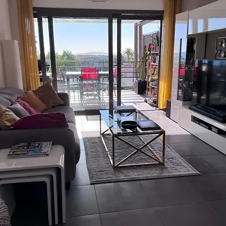 Un Balcon Sur La Mediterranee *